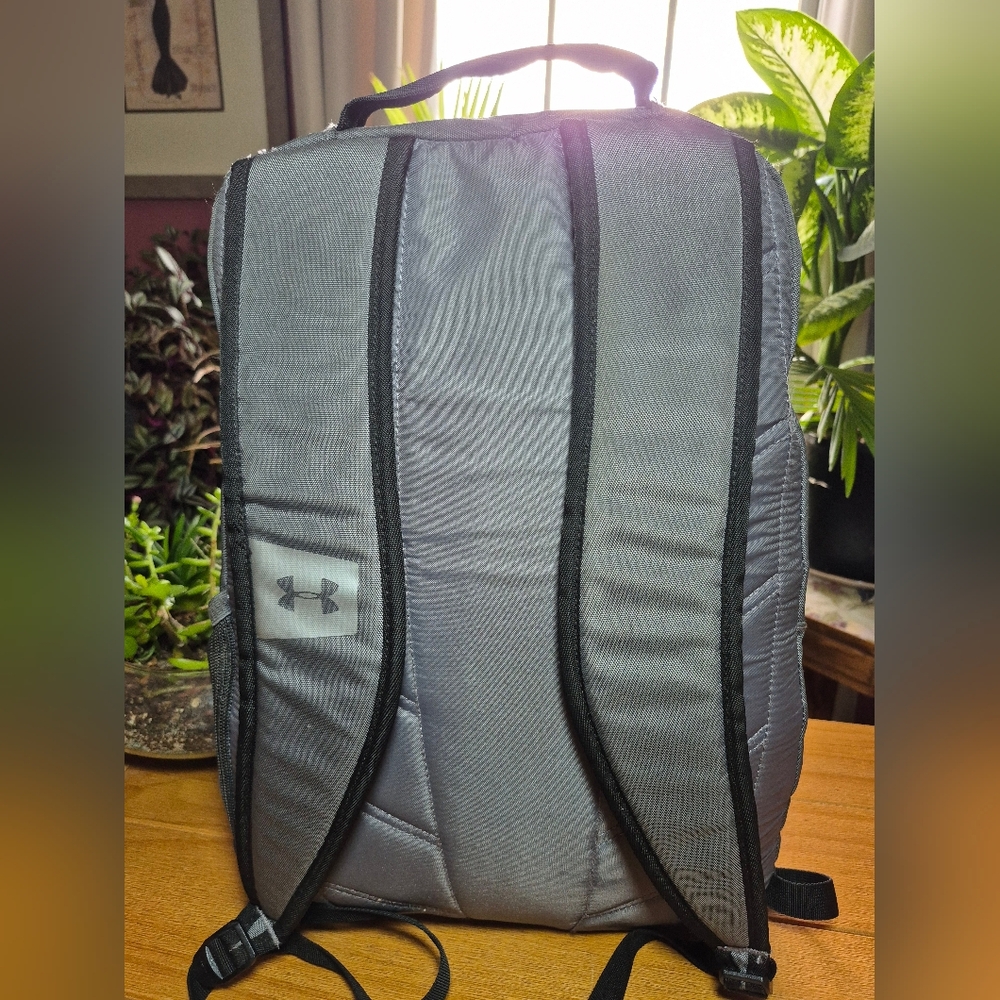 Under‎ Armour Backpack - Picture 5 of 8